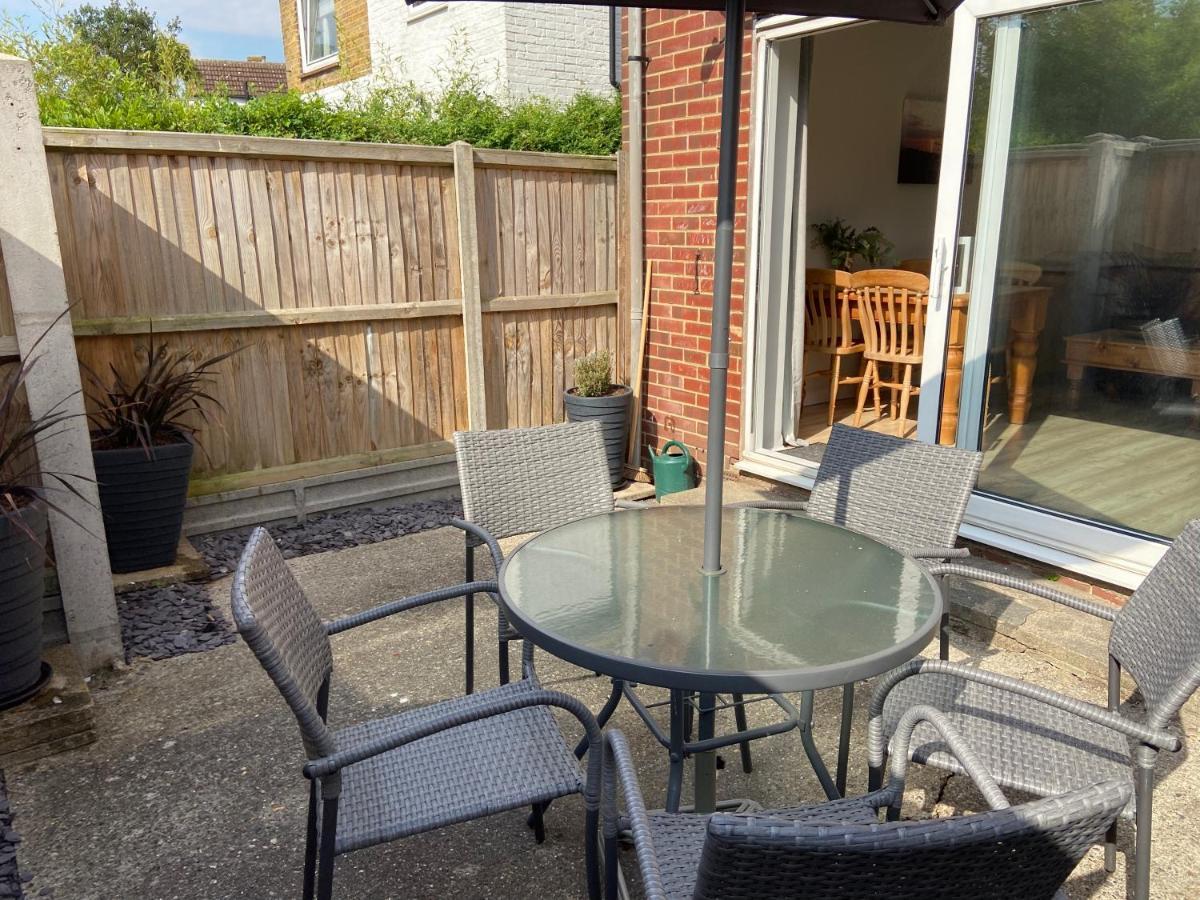 The Seagull, With Driveway And Patio Garden Villa Whitstable Exterior photo